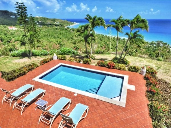 HomeToGo St Croix Seabreeze villa pool