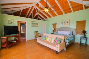 HomeToGo Cane Bay St Croix Pineapple Ridge Villa bedroom