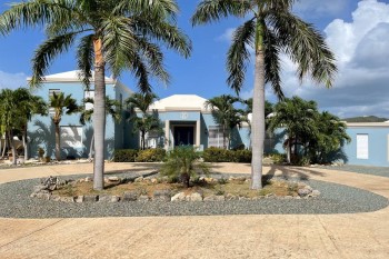 Vila Mer Airbnb St Croix oceanfront with pool entrance