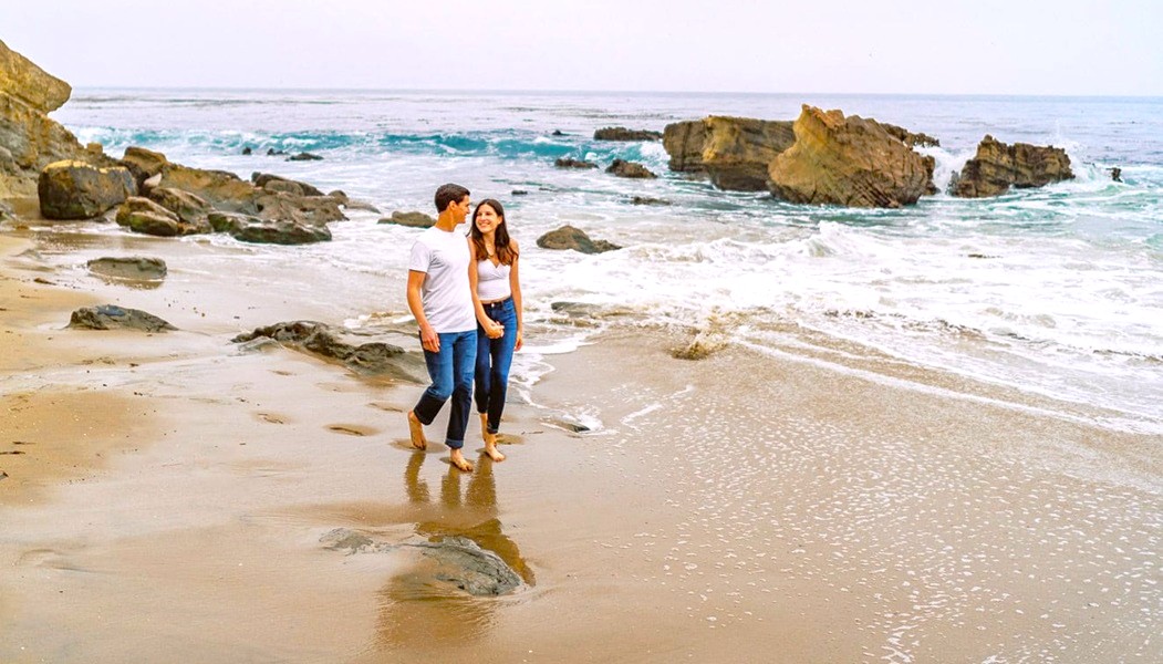beach couple St Croix honeymoon atmosphere